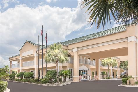 Baymont by Wyndham Crestview | Crestview, FL Hotels