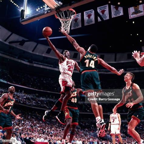 Michael Jordan 1996 Finals Photos and Premium High Res Pictures - Getty ...