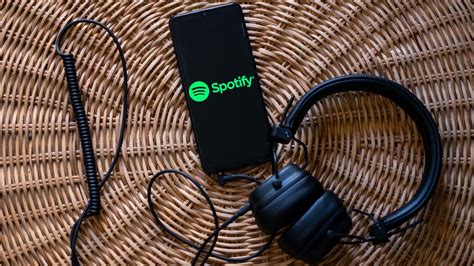 Spotify Jam Lets You Add Your Favorite Songs to a Shared Music Queue | PCMag