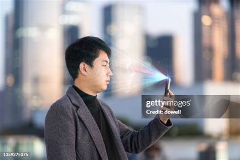 Iphone Face Recognition Photos and Premium High Res Pictures - Getty Images