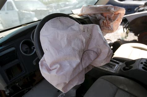 Safety of some replacement Takata air bags questioned - CBS News