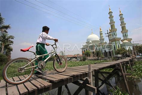 JEMBATAN KAYU | ANTARA Foto