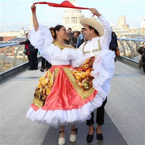 Sanjuanero, Talentos Group from Colombia | Folklorico dresses, American ...