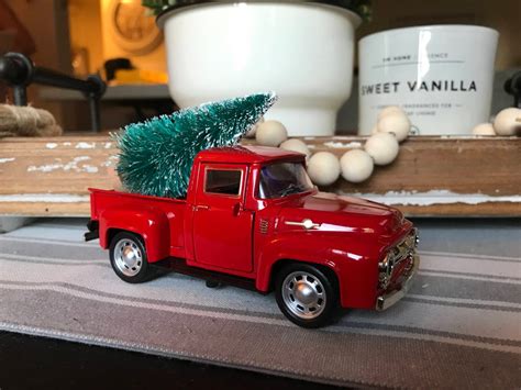 Vintage Red Pickup Truck Christmas Tree, Farmhouse Christmas Decor, Farmhouse Truck Tree ...