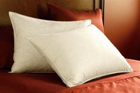 Choosing the Right Pillows for Your New Bed