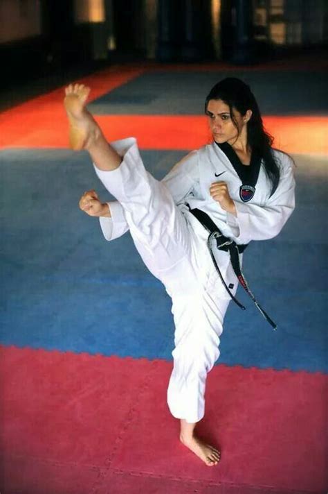 Pin by Rodry Rock on Taekwondo | Martial arts girl, Female martial artists, Martial arts women