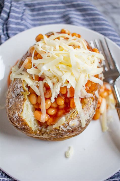 Jacket Potatoes with Beans | How to Make Jacket Potatoes with Beans