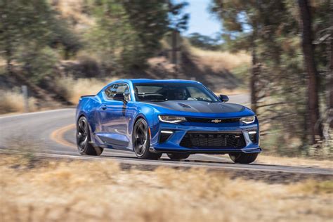 2017-chevrolet-camaro-ss-1le-front-three-quarter-in-motion - VetteTV