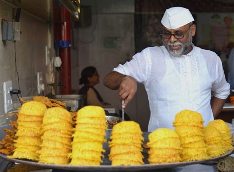 7 Legendary Places to Eat the Best Chaat in Lucknow - My Yellow Plate