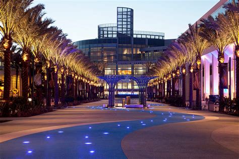 Anaheim Convention Center – Grand Plaza - rjmdesigngroup.com