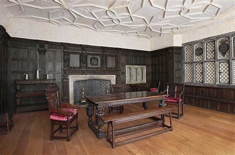 An Elizabethan interior that cries out for plush chintz sofas and chairs and Queen Anne ...