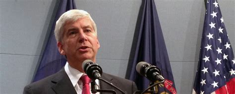 Gov. Snyder signs right-to-work law, calls it 'major day in Michigan's history' - mlive.com