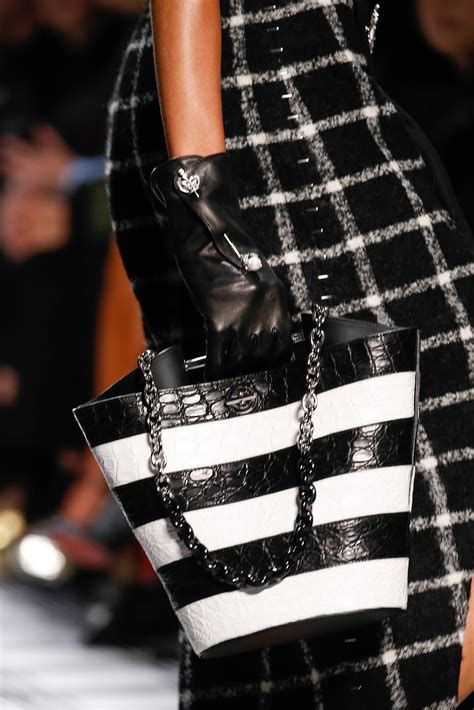 Balenciaga Fall 2015 Ready-to-Wear - Details - Gallery - Style.com ...