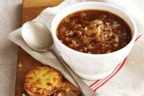 Receta. Sopa Francesa de Cebolla con Brandy y Queso Parmesano.