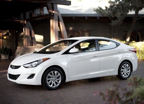 Hyundai Elantra White - amazing photo gallery, some information and ...