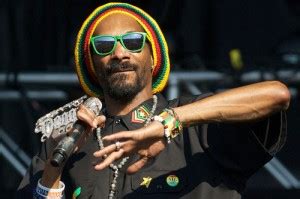 Reggae.es » Los rastas critican la transformación del rapero ‘Snoop ...