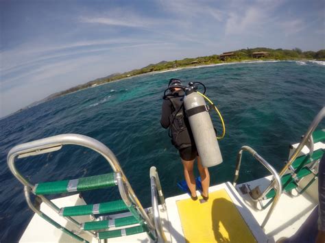 Scuba Diving in Roatan, Honduras | Fearless Captivations