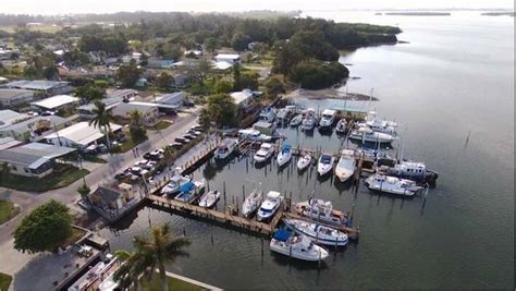 Parrot Cove Marina slip, dock, mooring reservations - Dockwa