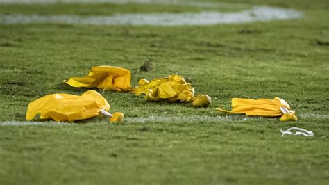 Packers-Lions finish spotlights the NFL's officiating crisis