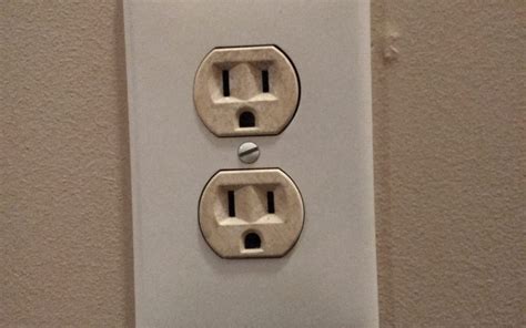 Tamper Resistant Receptacles - Virginia Beach Home Inspections