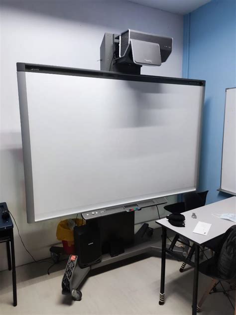 SmartBoard 800 Interactive Smart Board White Board, Hobbies & Toys, Stationery & Craft ...