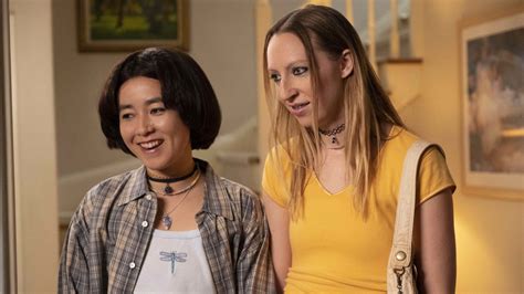 Hulu's ‘PEN15’ Review: I Wish Every Teen Girl Would Watch This Show ...