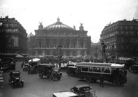 1920s Paris: 21 Vintage Photos That'll Take You To The Crazy Years Of Paris