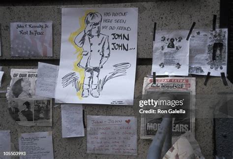 Memorials outside the home of John F. Kennedy Jr. and Carolyn Bessette ...