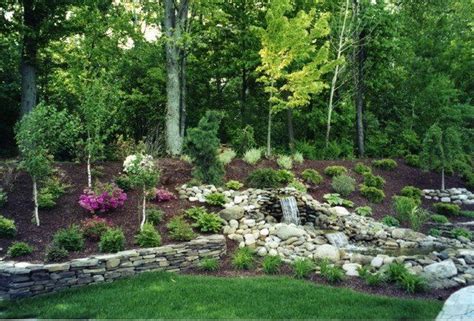 32 Popular Terraced Landscaping Slope Yard Design Ideas - MAGZHOUSE