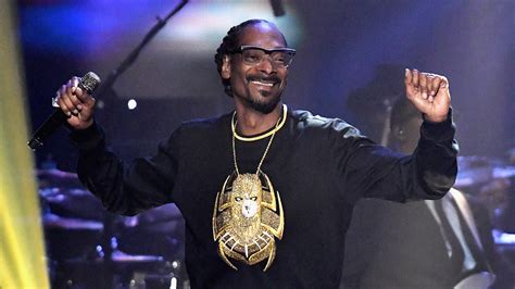 Snoop Dogg's first gospel album goes to No. 1 on Billboard – WSOC TV