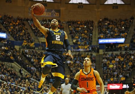 WVU basketball: Jevon Carter is leader in classroom, court