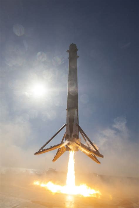 New SpaceX landing photos make you feel like the rocket is coming down ...