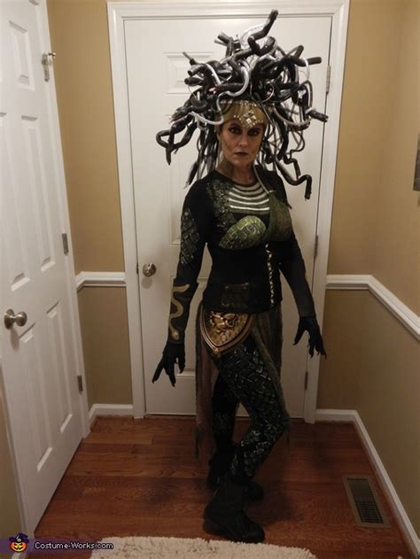 Awesome Medusa Costume | DIY Instructions - Photo 2/3