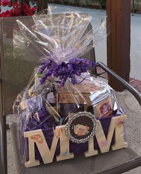 Mother's Day gift basket #diygiftanniversary | Diy mother's day gift basket, Mother's day gift ...