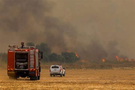 Residents evacuated as fires rage across Israel amid extreme heatwave ...