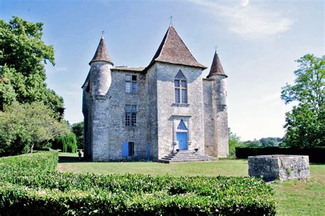 10 Great Wine Châteaux in France - Spend your Vacation in a Hotel on a French Vineyard – Go Guides