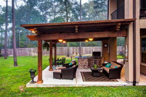 40 Outdoor Kitchen Pergola Ideas for Covered Backyard Designs