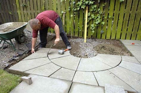 How to Choose the Best Types of Hardscaping