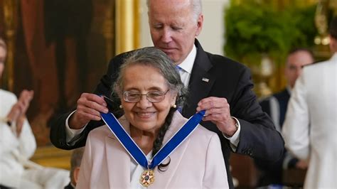 Chicago native, civil rights activist Diane Nash receives Presidential ...