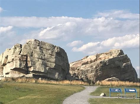 Okotoks Erratic – The Big Rock – ALBERTA Canada – Linda's Blog