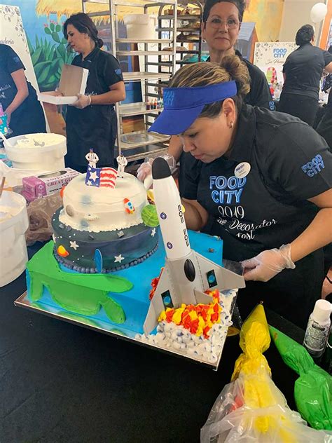 Food City Bakery Artists Showcase Talent In Cake Decorating Competition