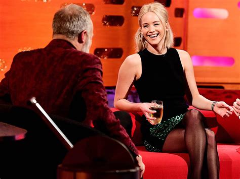 Jennifer Lawrence Gets Drunk & Disappointed On New Year's Eve