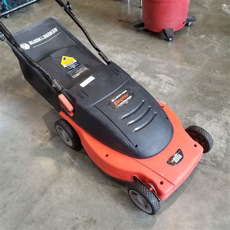 BLACK AND DECKER LAWN HAWG ELECTRIC LAWN MOWER - Big Valley Auction