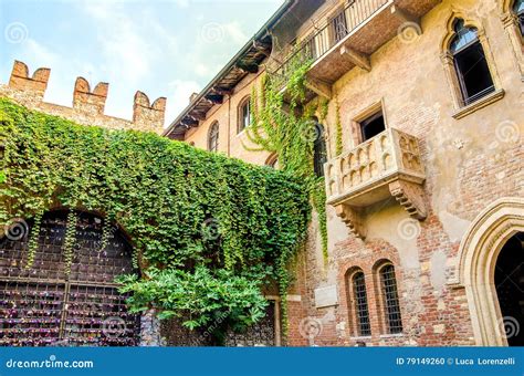 Original Juliet And Romeo Balcony In Verona, Shakespeare, With A Beautiful Starry Night Stock ...