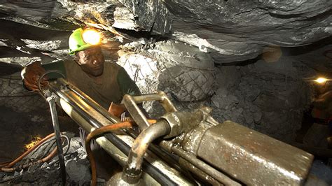 South Africa gold mining groups face tough pay talks