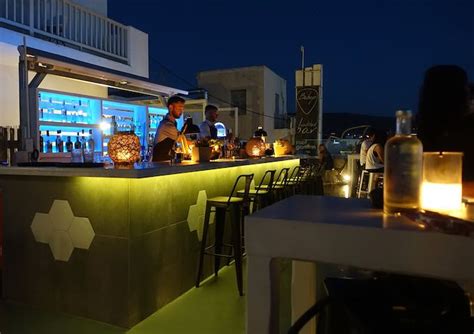 The 10 Best Bars and Clubs in Paros