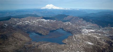 Volcanoes - Mount Rainier National Park (U.S. National Park Service)