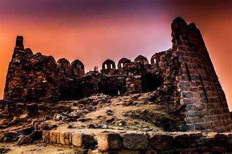 Tughlaqabad Fort (1320), Delhi, a massive fort of grandeur - in ruins