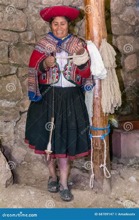 Ollantaytambo, Peru - Circa June 2015: Woman in Traditional Peruvian ...