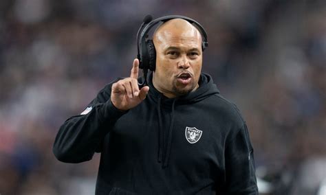 Raiders to hire Antonio Pierce as head coach